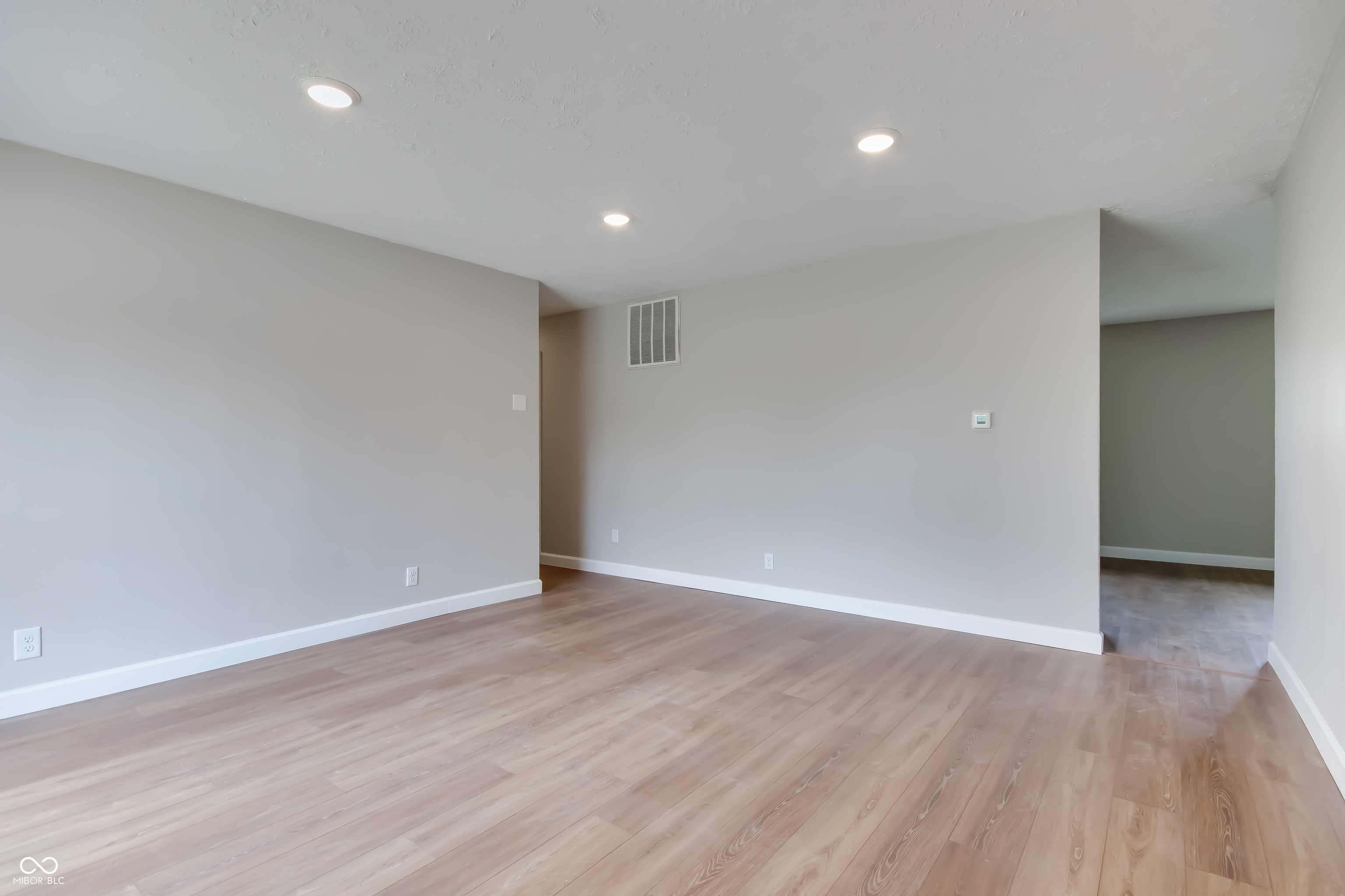 4254 Dubarry Road Indianapolis, IN 46226 - Photo 12 of 34 Gallery Image 12