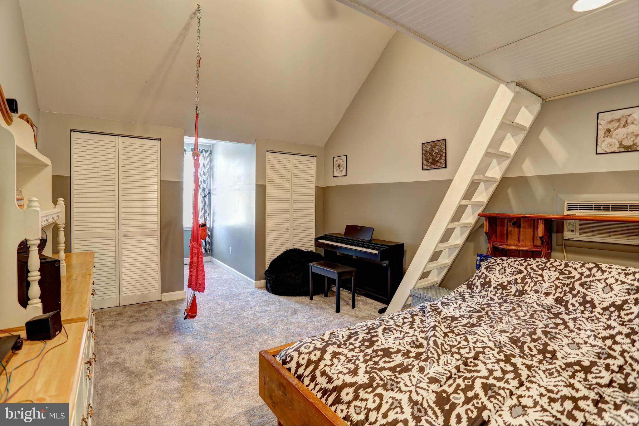 1700 Perry Cove Road Pasadena, MD 21122 - Photo 26 of 30 4TH BEDROOM W/ LOFT & VAULTED CEILING