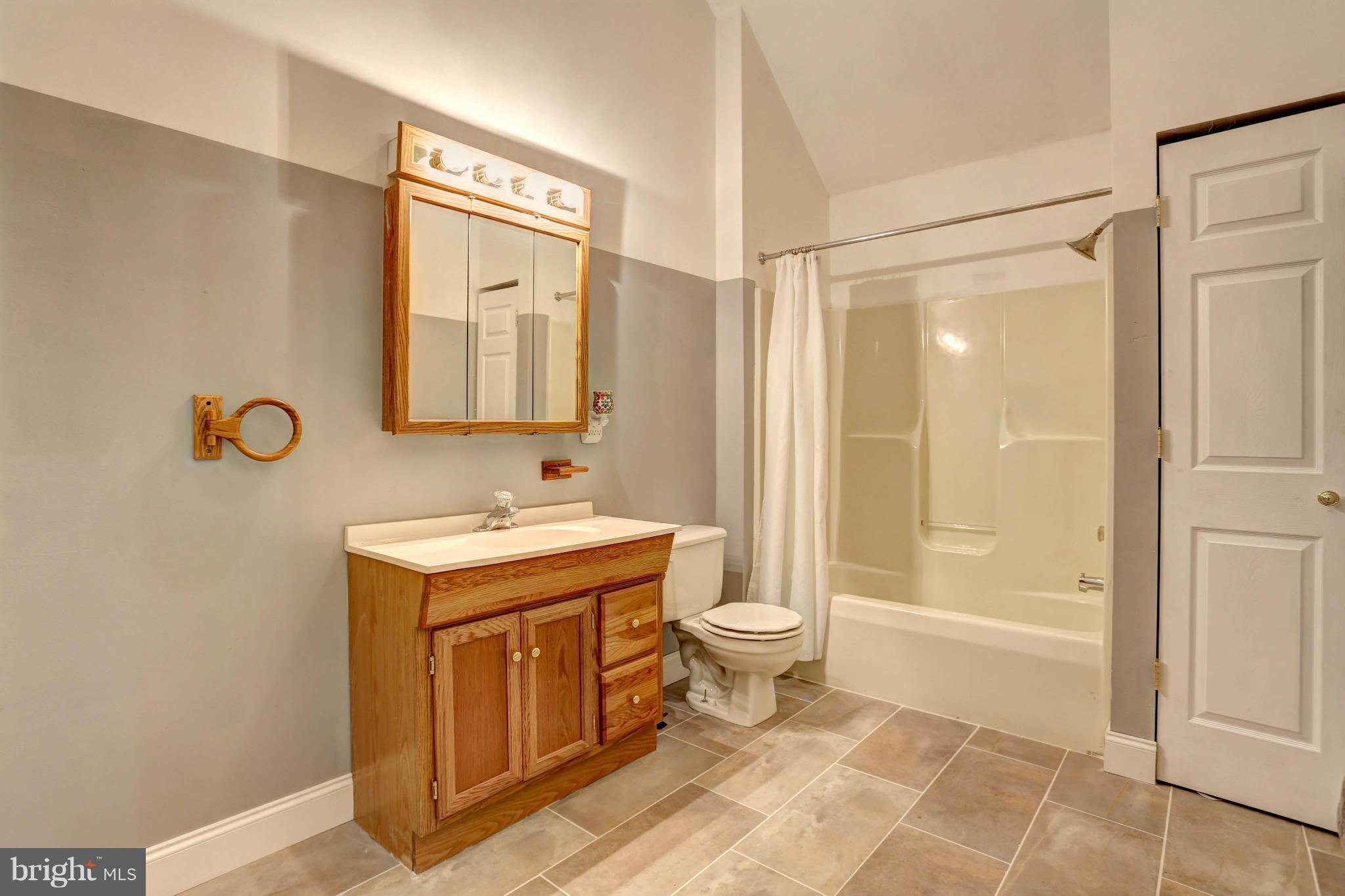 1700 Perry Cove Road Pasadena, MD 21122 - Photo 27 of 30 UPPER LEVEL LARGE BATHROOM