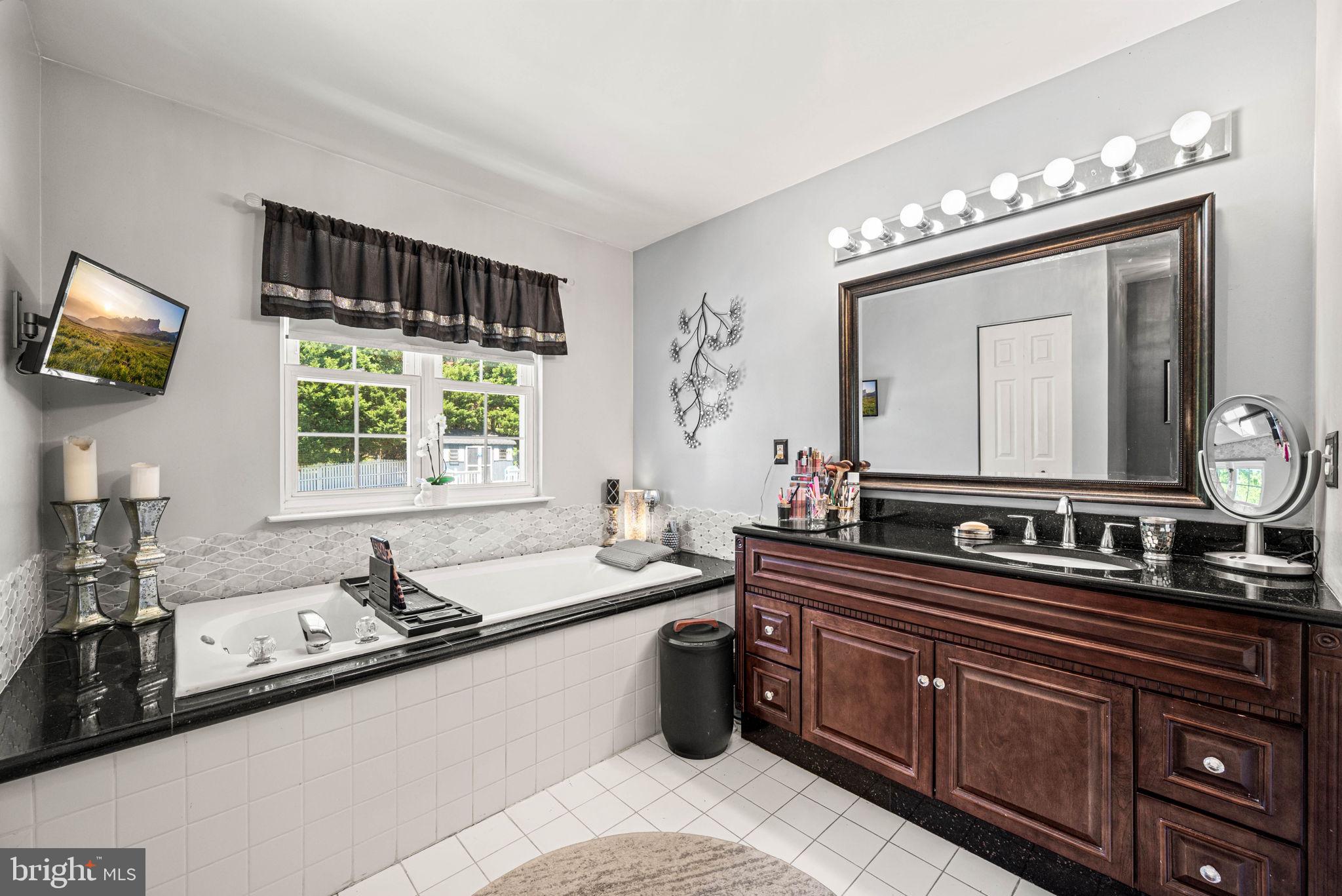 247 Green Tree Road Phoenixville, PA 19460 - Photo 25 of 57 Primary Bath