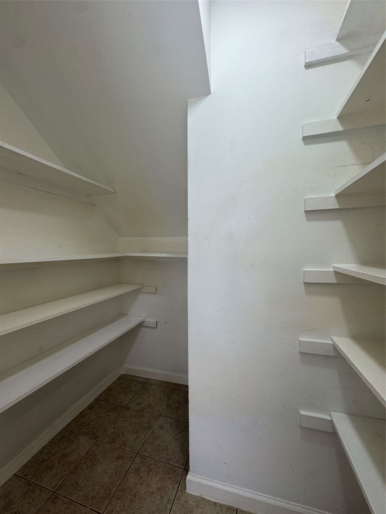6645 Wanda Lane Houston, TX 77074 - Photo 9 of 27 Huge walk in pantry