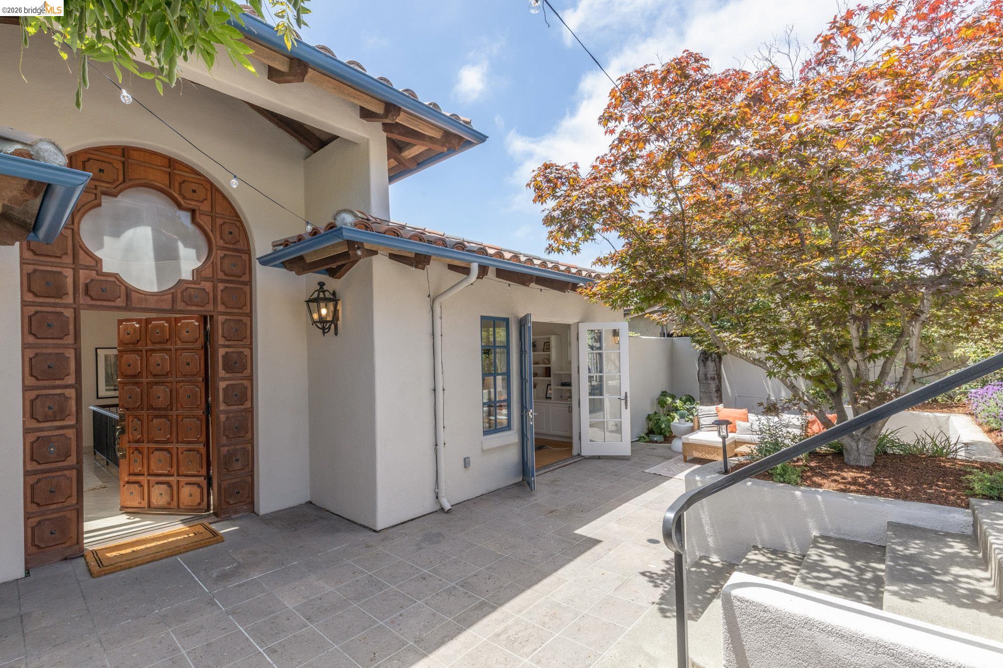 6181 Contra Costa Road Oakland, CA 94618 - Photo 5 of 91