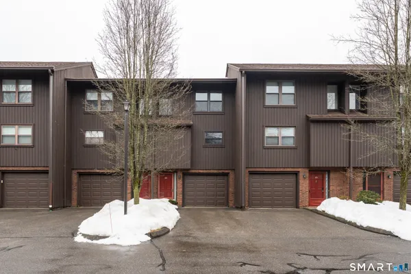 $269,900 | 173 Natchaug Drive, Unit 173, Meriden, CT 06450