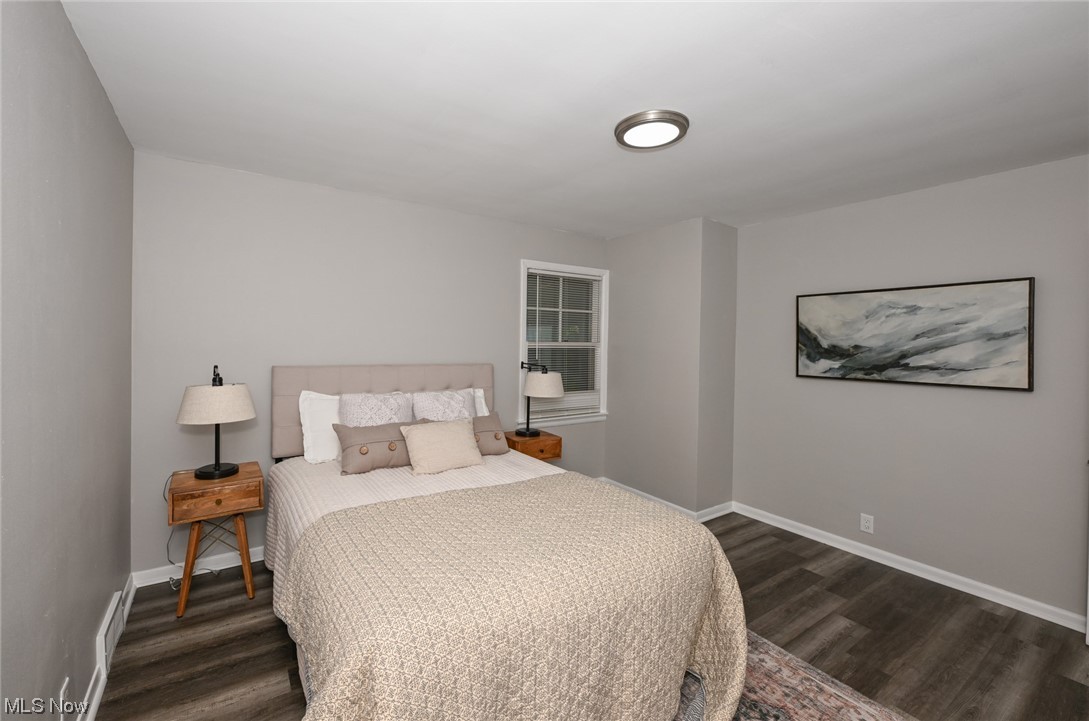 2293 South Taylor Road Cleveland, OH 44118 - Photo 16 of 35 Gallery Image 16
