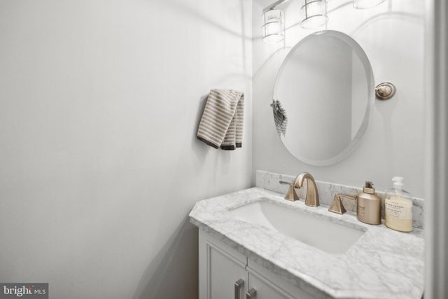 $850,000 | 14 South Abingdon Street, Arlington, VA 22204