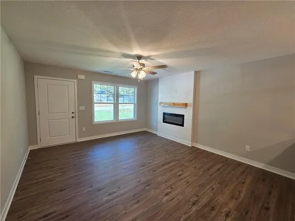 $439,800 | 30-32 East 7th Street, Adrian, MO 64720