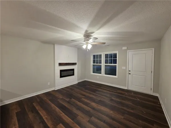 $439,800 | 30-32 East 7th Street, Adrian, MO 64720