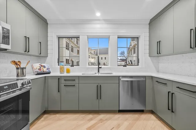 $1,190,000 | 5 Chatham Way, Unit 5A, Watertown, MA 02472