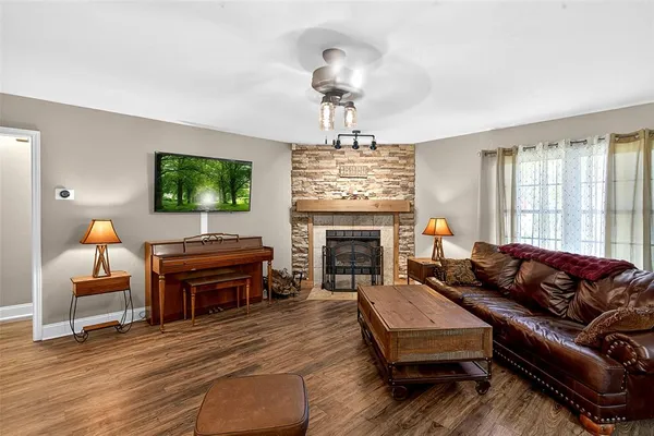 $320,000 | 5883 North I-20 Service Road East, Marshall, TX 75672