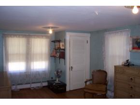 16 Fifield Street Nashua, NH 03060 - Photo 3 of 5 Gallery Image 3