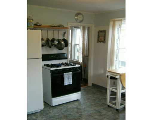 20 Lookoff Road Cranston, RI 02905 - Photo 4 of 8 Kitchen.