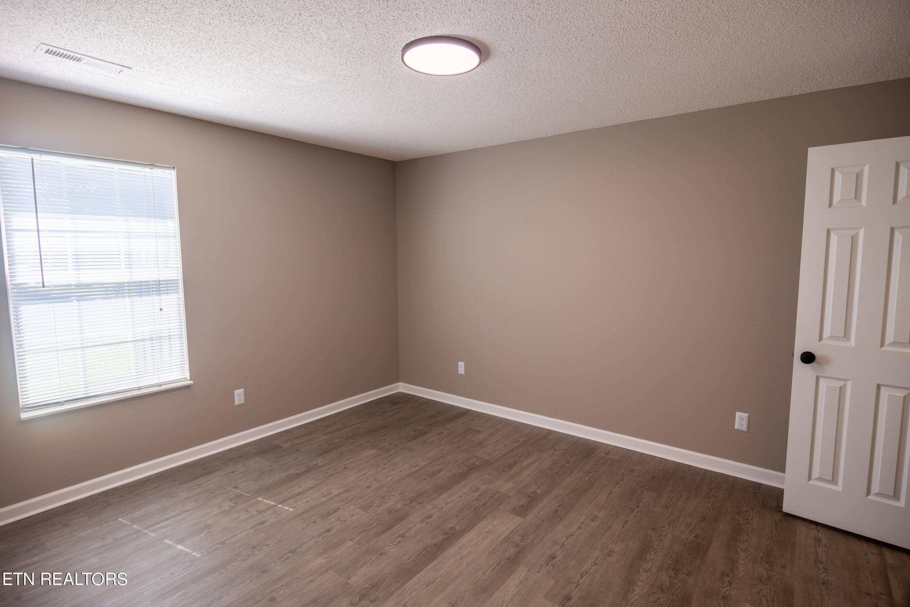 130 Hawthorne Oaks Way Powell, TN 37849 - Photo 16 of 22 IMG_2568-HDR