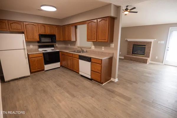 $1,750 | 130 Hawthorne Oaks Way, Powell, TN 37849