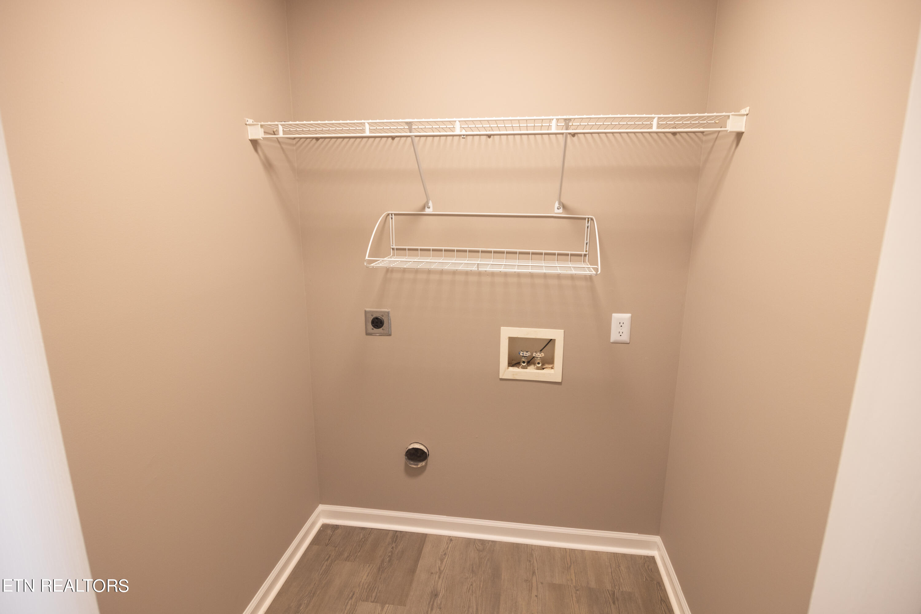 130 Hawthorne Oaks Way Powell, TN 37849 - Photo 10 of 22 IMG_2549