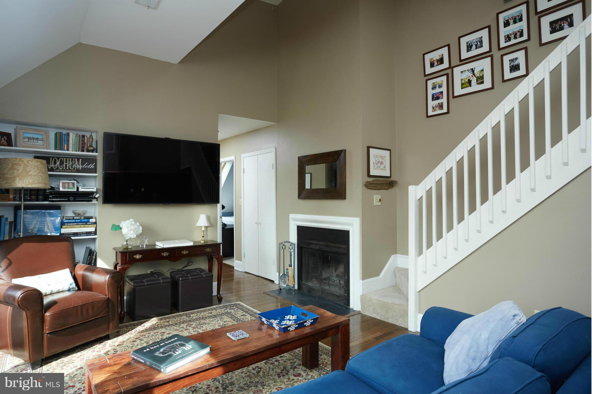 301 G Street Northeast, Unit 31 Washington, DC 20002 - Photo 1 of 30 Living Area