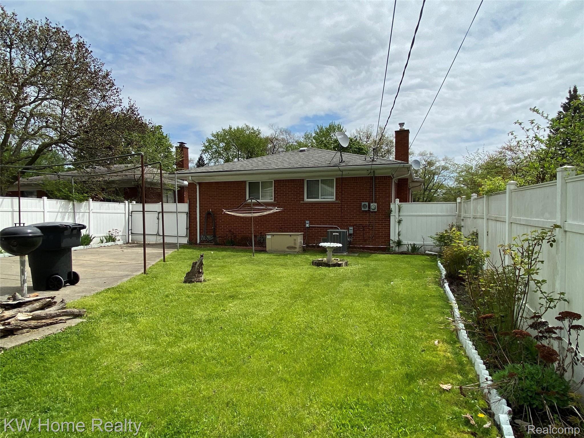 18933 Burt Road Detroit, MI 48219 - Photo 26 of 38 IMG_0253.jpeg