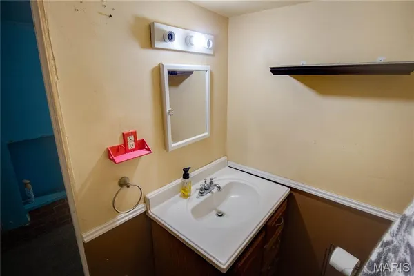 $115,000 | 107 West Cherry Street, Hartford, IL 62048