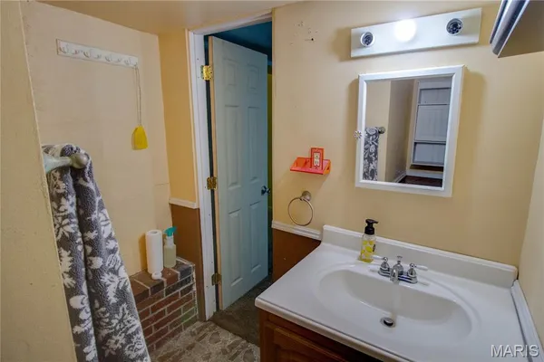 $115,000 | 107 West Cherry Street, Hartford, IL 62048