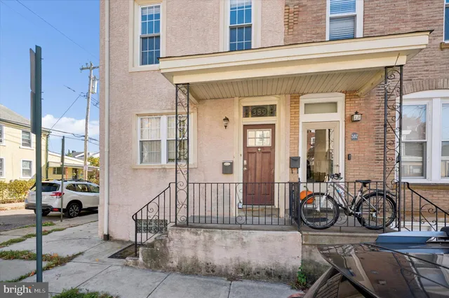 $3,000 | 389 Conarroe Street, Philadelphia, PA 19128