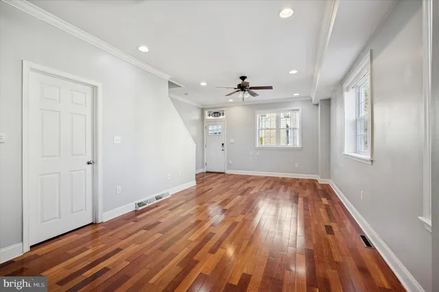 $3,000 | 389 Conarroe Street, Philadelphia, PA 19128