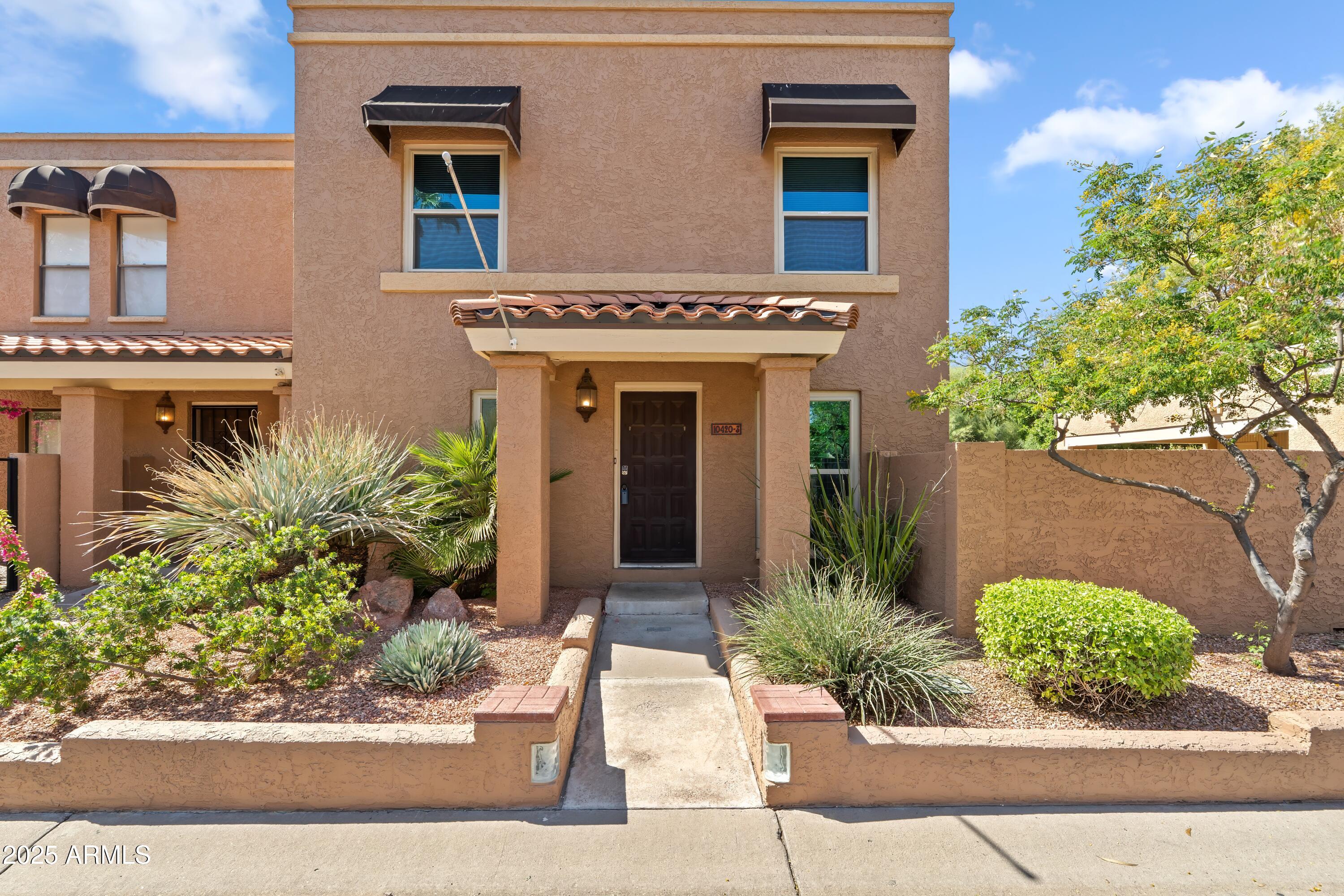 10420 North 11th Street, Unit 3 Phoenix, AZ 85020 - Photo 1 of 33 Guest Entry