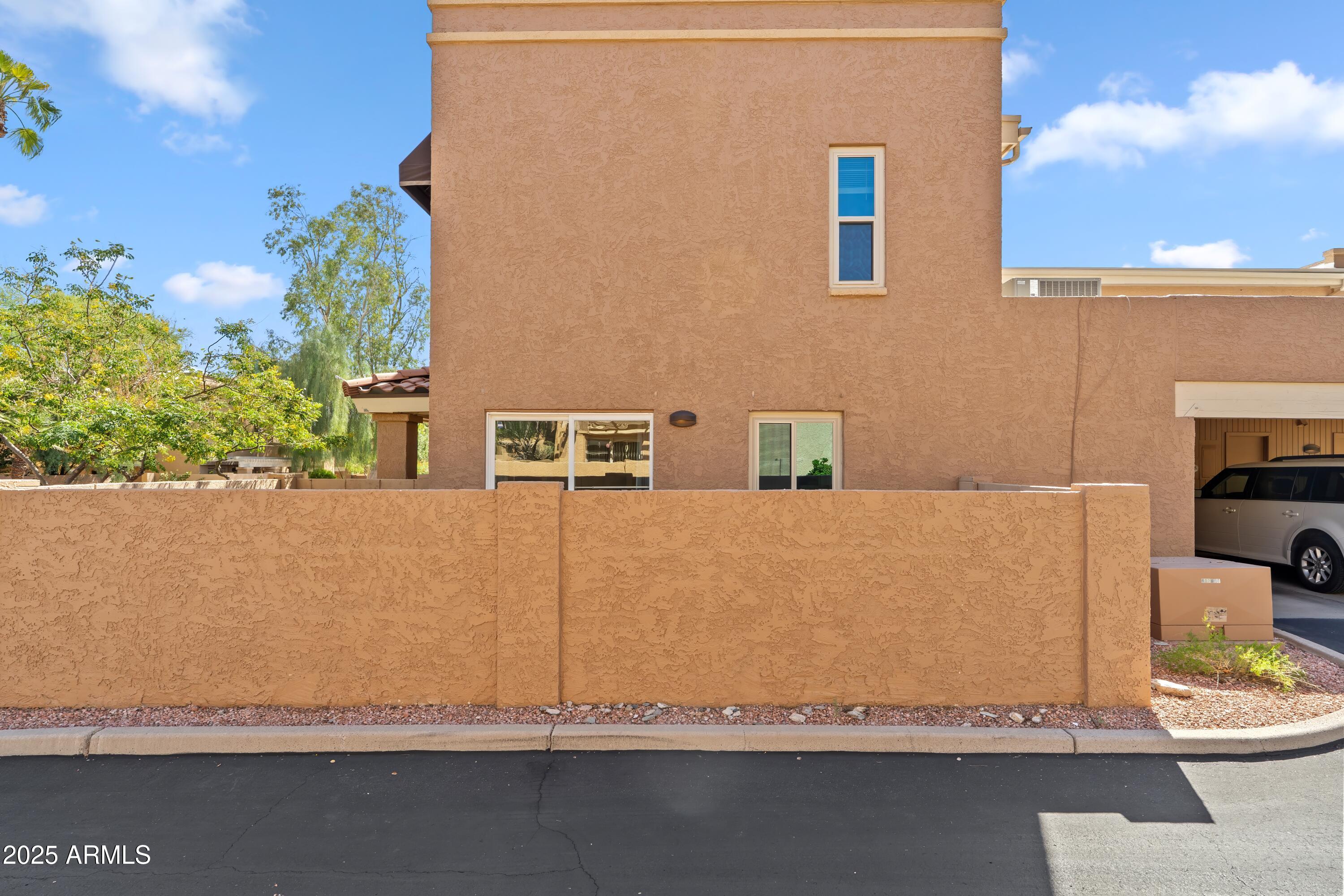 10420 North 11th Street, Unit 3 Phoenix, AZ 85020 - Photo 15 of 33 Fenced Patio