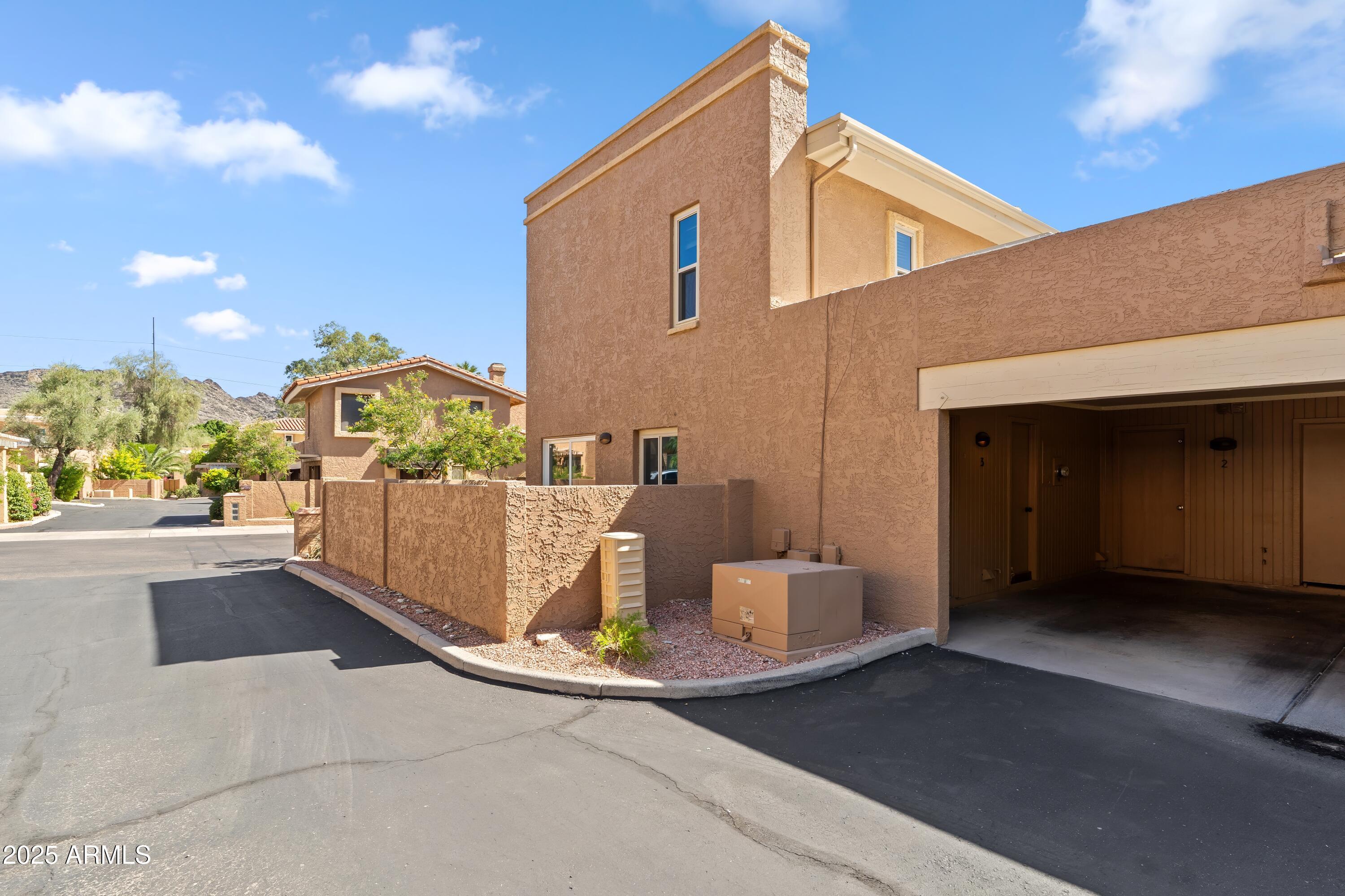 10420 North 11th Street, Unit 3 Phoenix, AZ 85020 - Photo 16 of 33 Direct Entry Carport