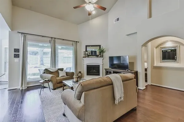 $3,100 | 143 Deerfield Meadow Drive, Conroe, TX 77384
