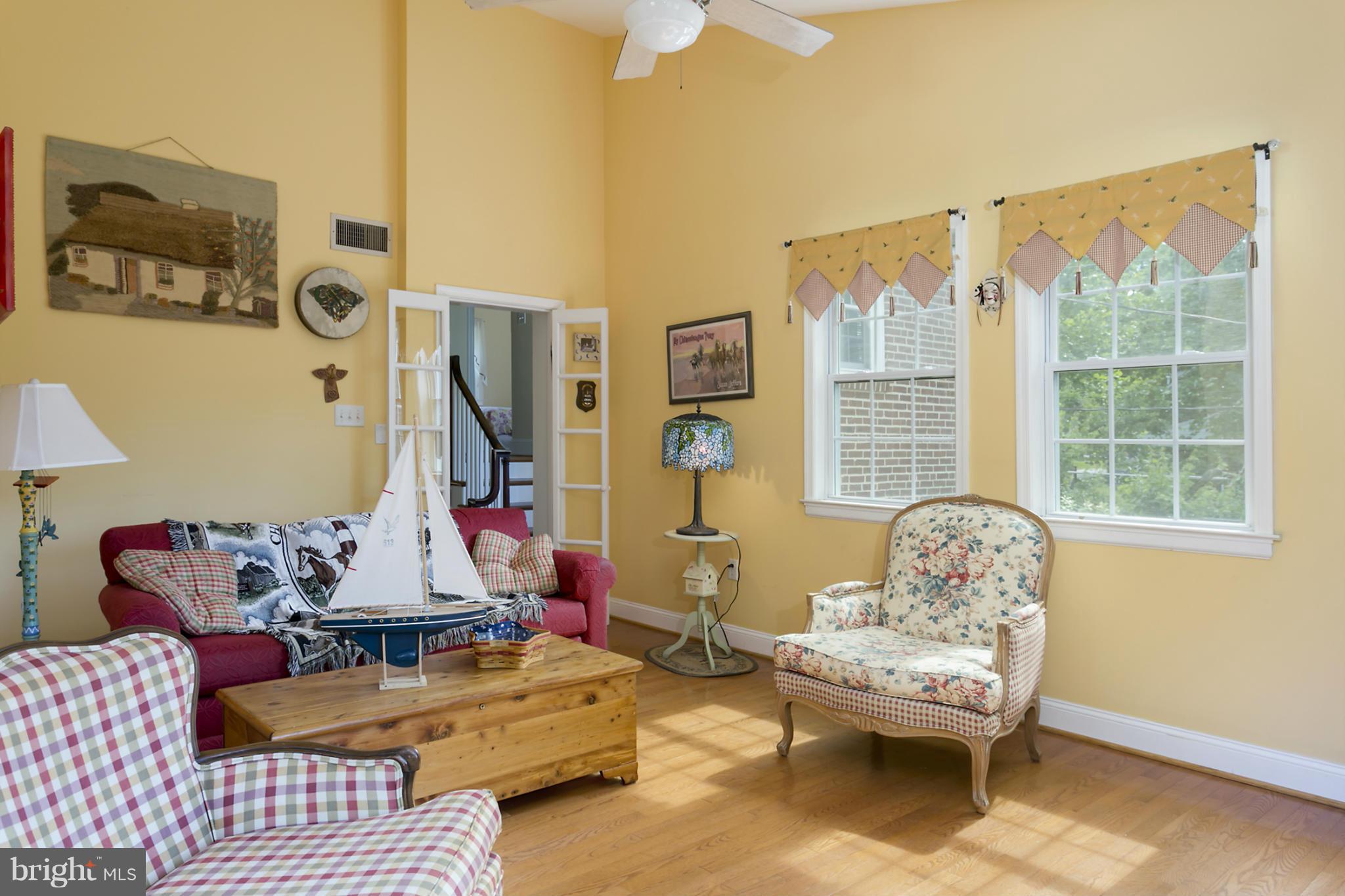 709 Kingston Road Baltimore, MD 21212 - Photo 11 of 26 Family Room