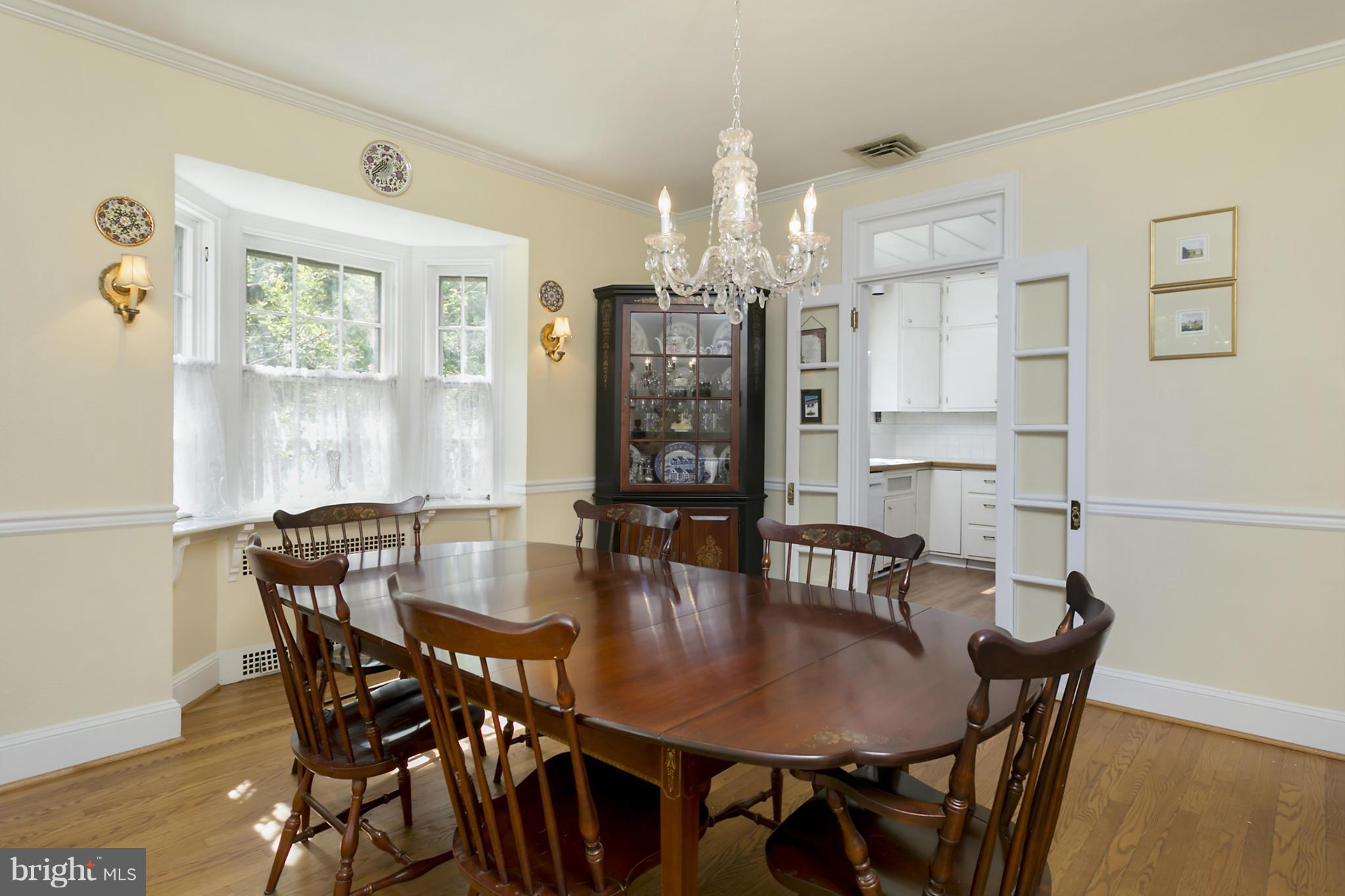 709 Kingston Road Baltimore, MD 21212 - Photo 6 of 26 Dining Room