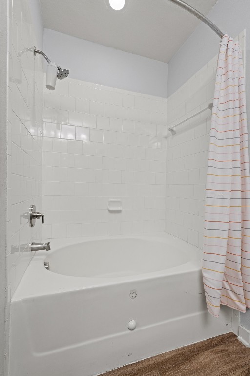 1900 Barton Springs Road, Unit 4037 Austin, TX 78704 - Photo 15 of 34 a bathroom with a bathtub and a shower