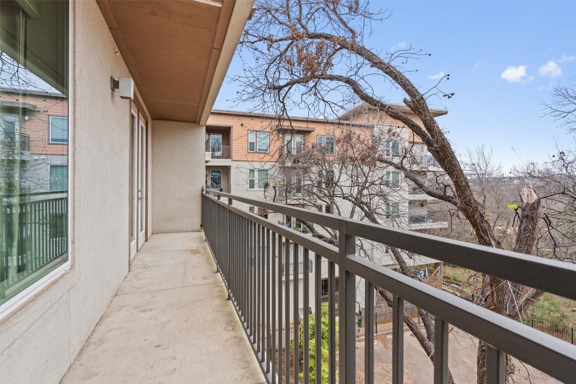 1900 Barton Springs Road, Unit 4037 Austin, TX 78704 - Photo 19 of 34 a view of a balcony