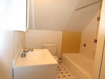 $2,100 | 55 Everett Street, Unit 3, Middleboro, MA 02346