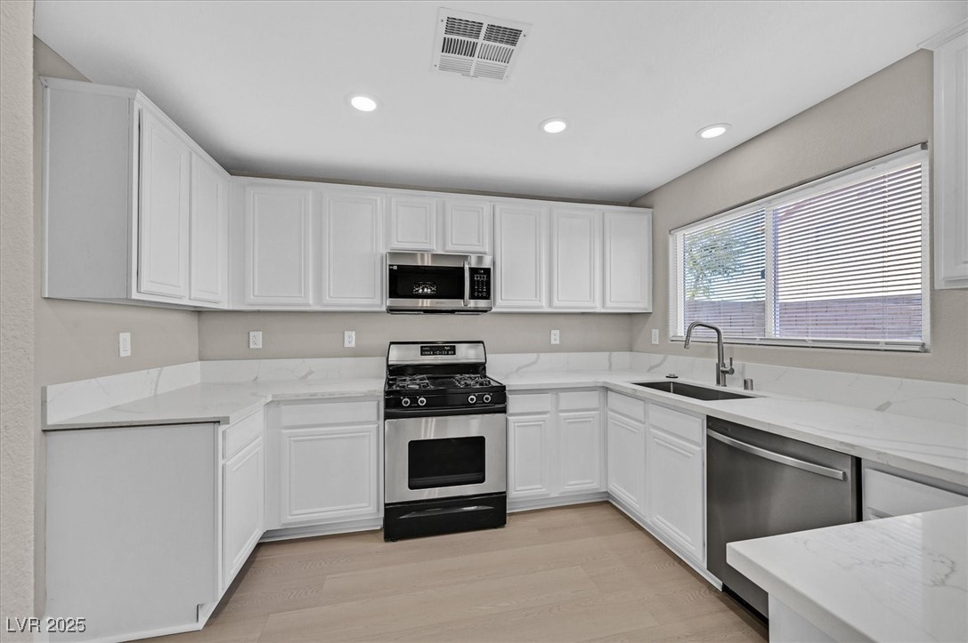 6486 Robusta Court Las Vegas, NV 89141 - Photo 4 of 25