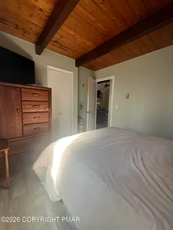 a view of a livingroom with furniture