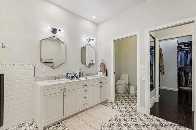 $13,500 | 34 Southwest 22nd Road, Miami, FL 33129