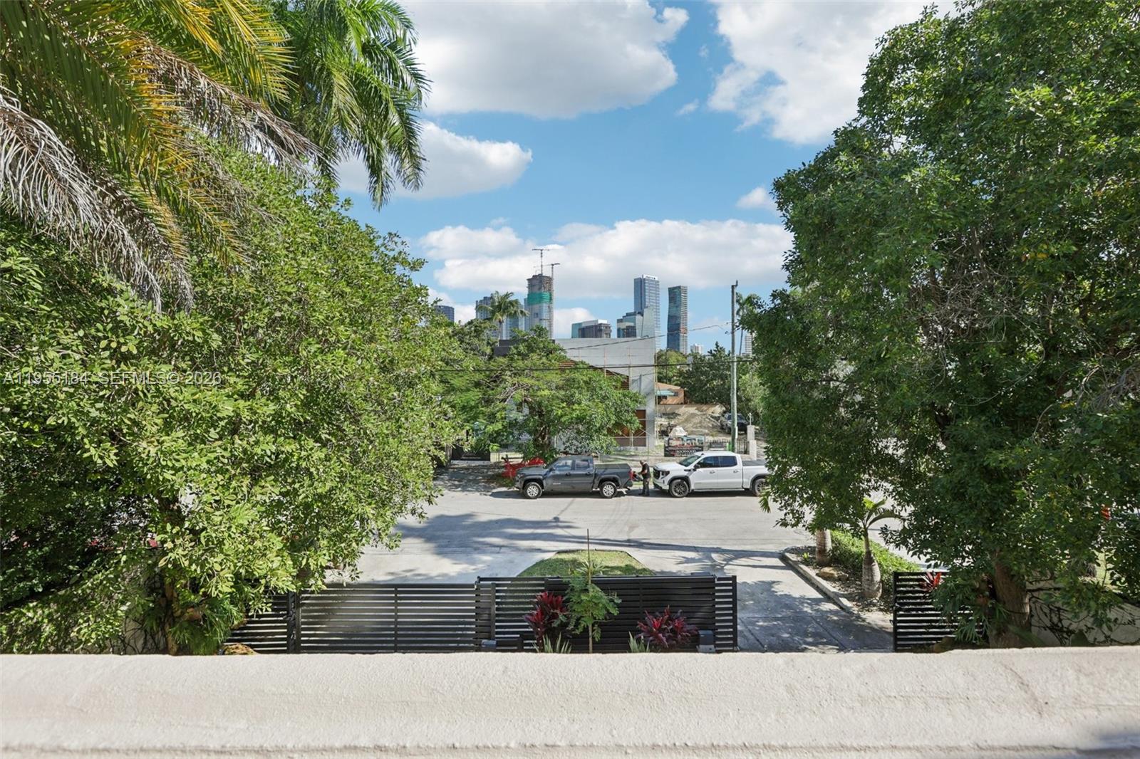 34 Southwest 22nd Road Miami, FL 33129 - Photo 26 of 30