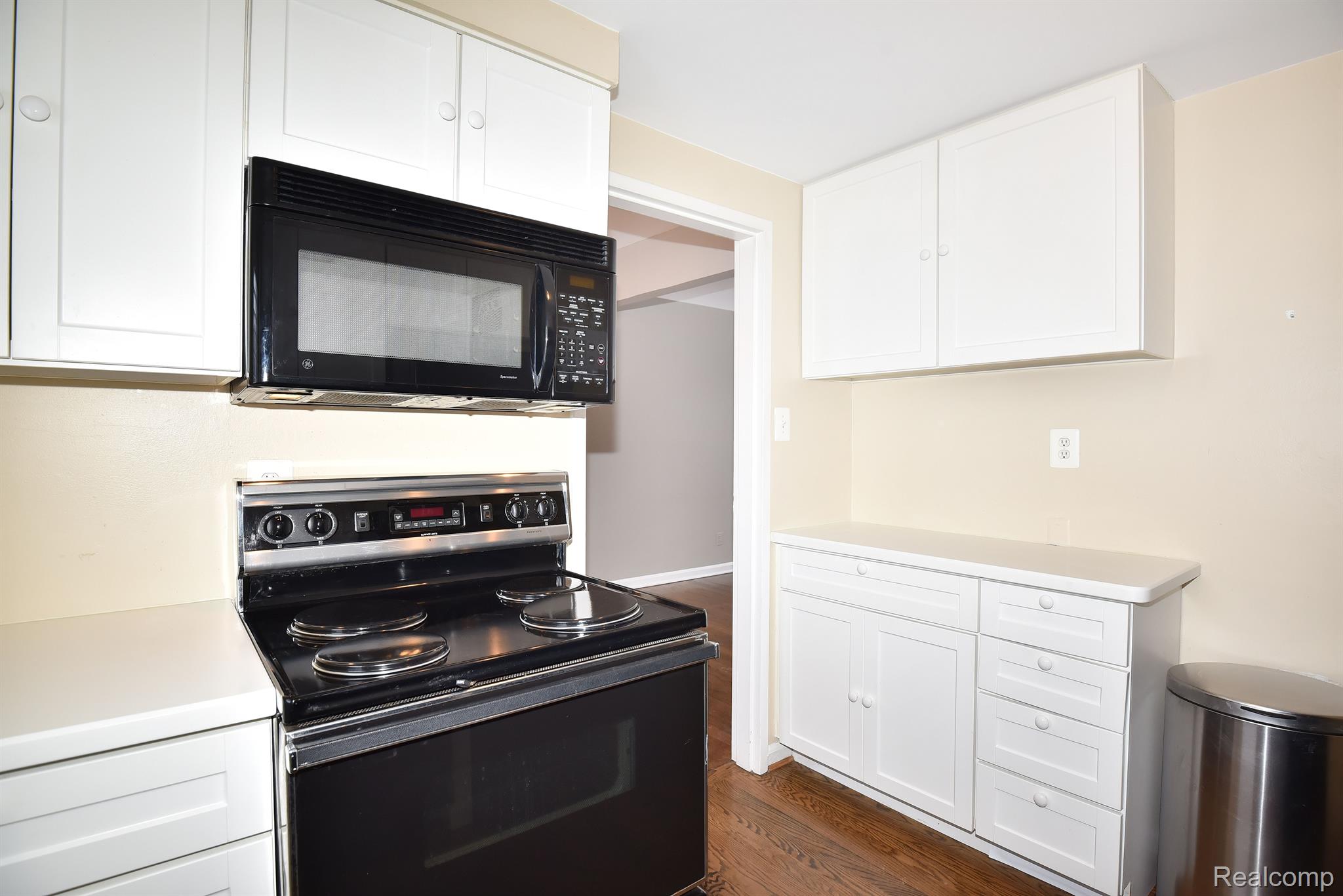 1760 Graefield Road Birmingham, MI 48009 - Photo 10 of 25 Gallery Image 10