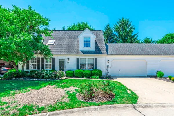 $249,000 | 24519 Meadow Lane, Unit 37, Olmsted Falls, OH 44138