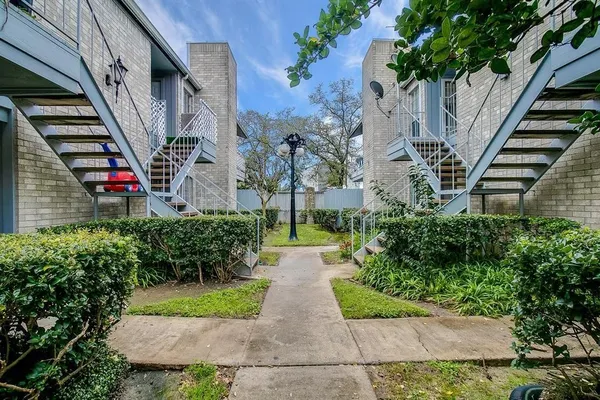 $1,250 | 7400 Bellerive Drive, Unit 603, Houston, TX 77036