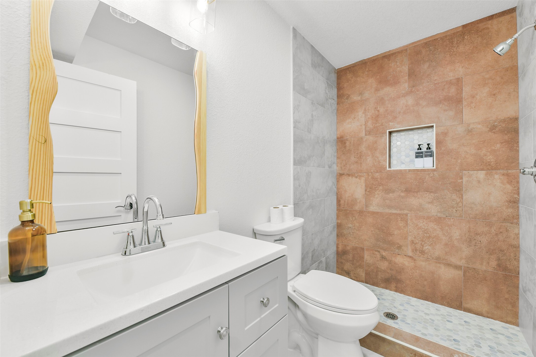 7103 Long Point Road, Unit C Houston, TX 77055 - Photo 17 of 21 Gallery Image 17