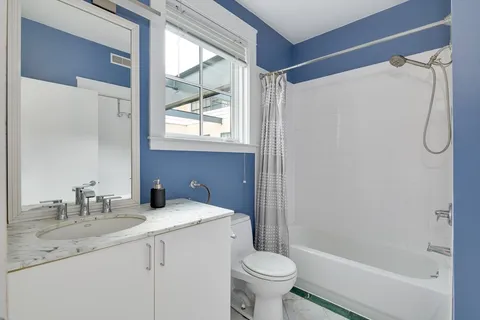 $949,000 | 100 Erie Street, Unit 10, Cambridge, MA 02139