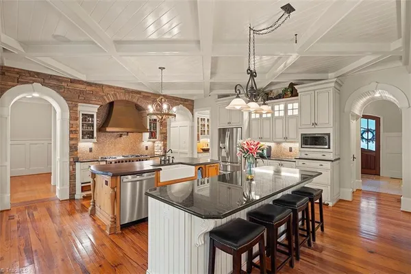 $2,000,000 | 3560 Kirklees Road, Winston-Salem, NC 27104