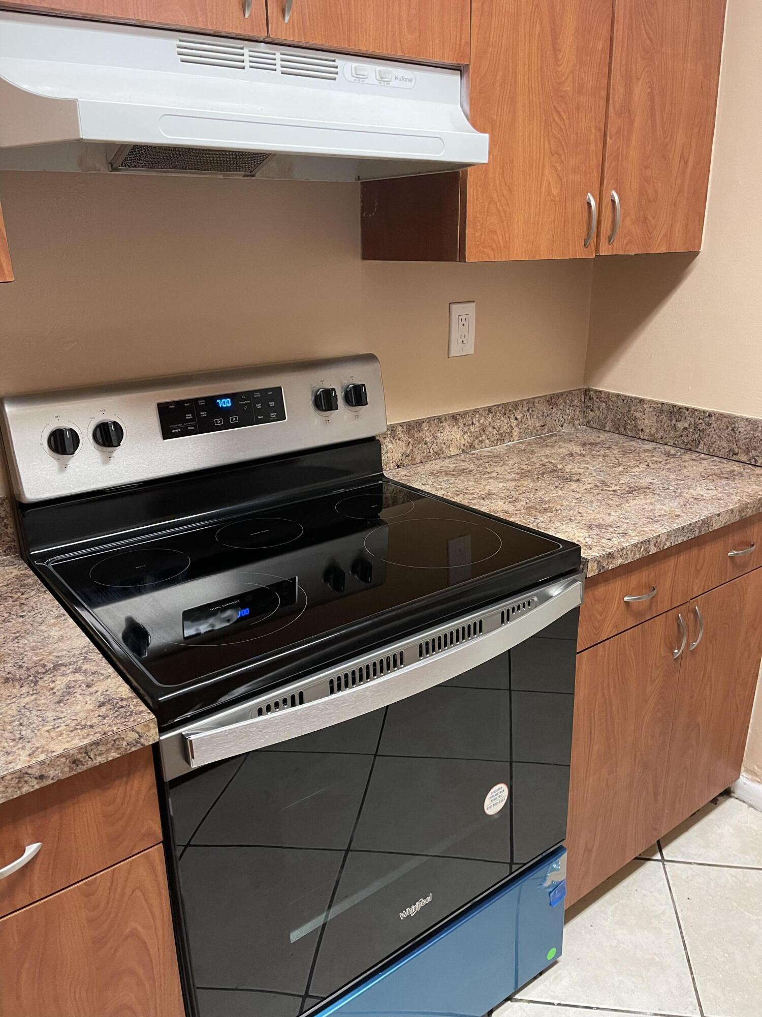 940 West 36th Street, Unit 1 Riviera Beach, FL 33404 - Photo 4 of 9 IMG_9212