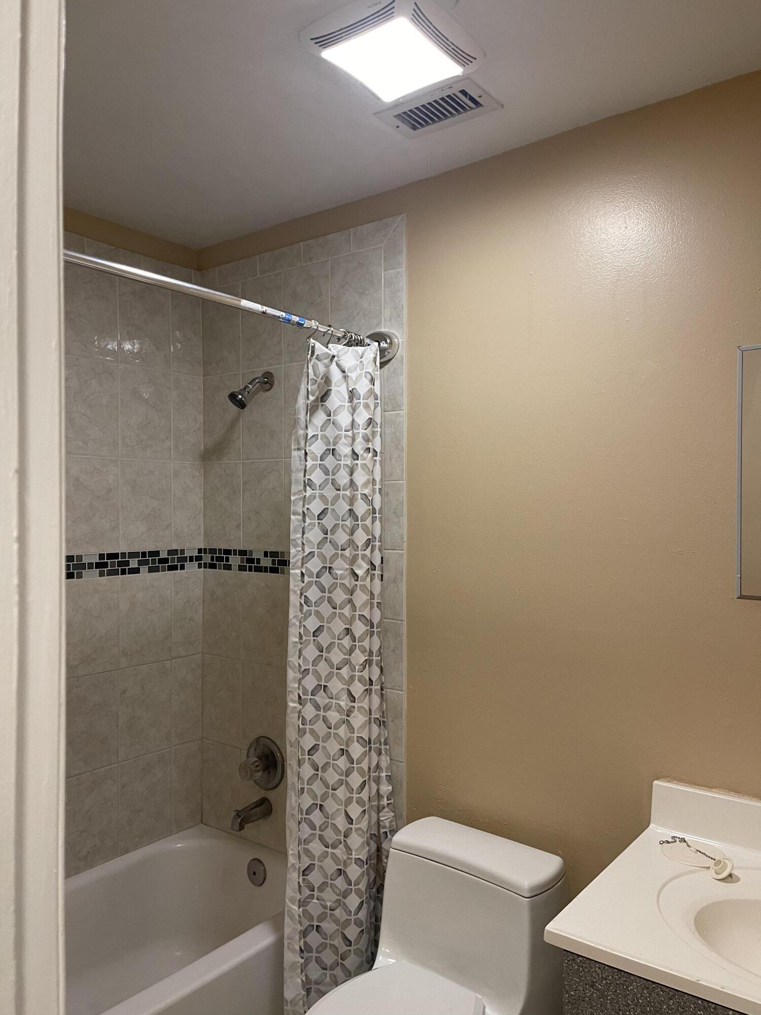 940 West 36th Street, Unit 1 Riviera Beach, FL 33404 - Photo 7 of 9 IMG_9224