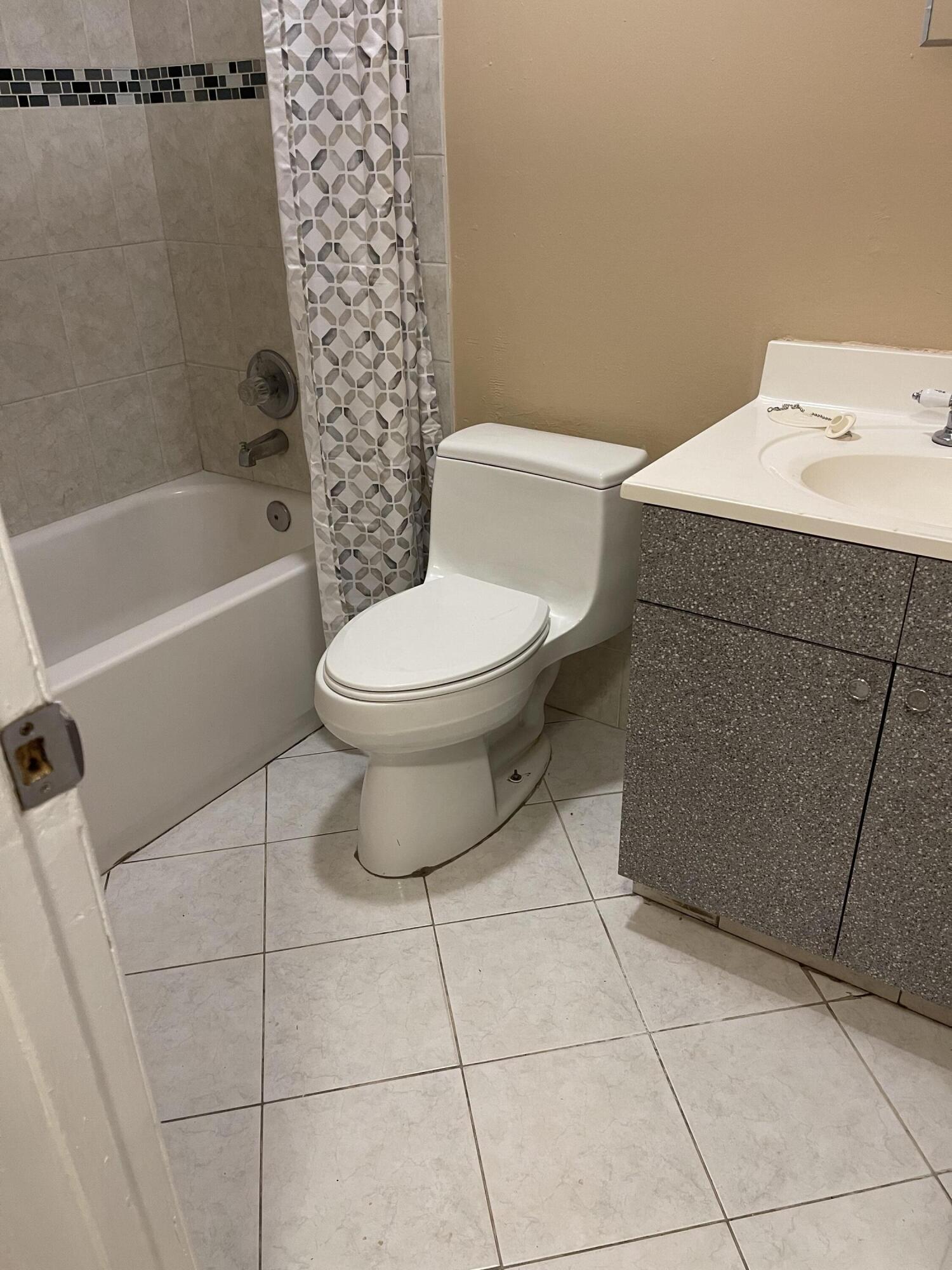 940 West 36th Street, Unit 1 Riviera Beach, FL 33404 - Photo 8 of 9 IMG_9225