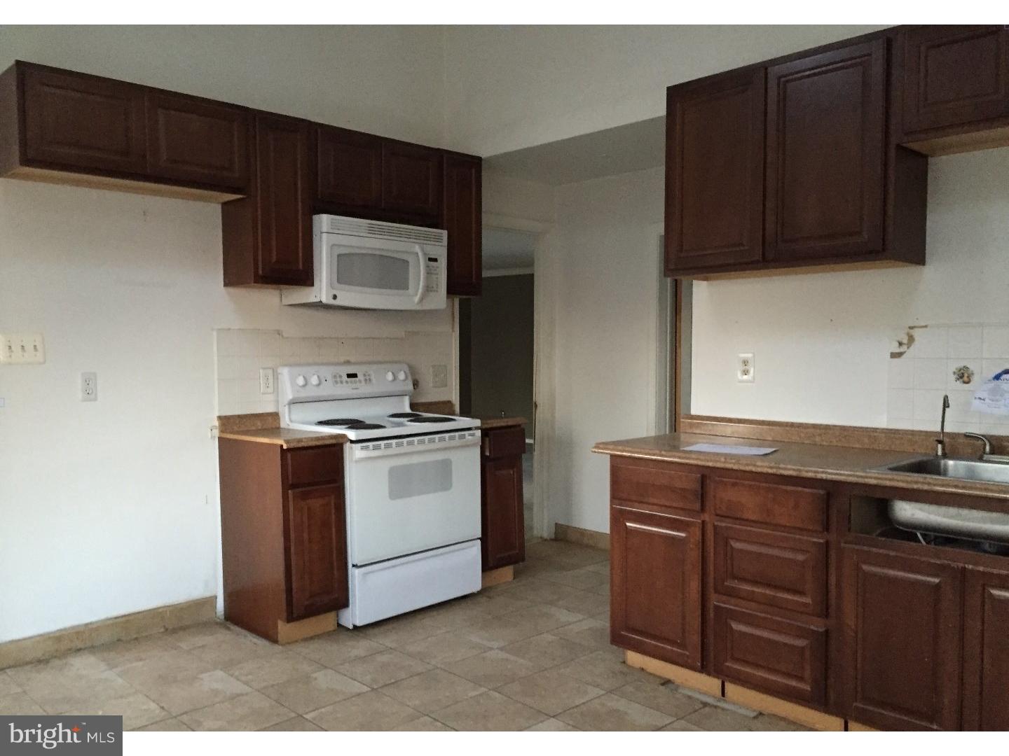 2015 Edgely Road Levittown, PA 19057 - Photo 8 of 20 Gallery Image 8