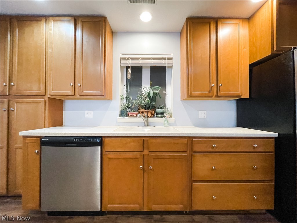 447 Strader Road Akron, OH 44305 - Photo 7 of 28 Gallery Image 7