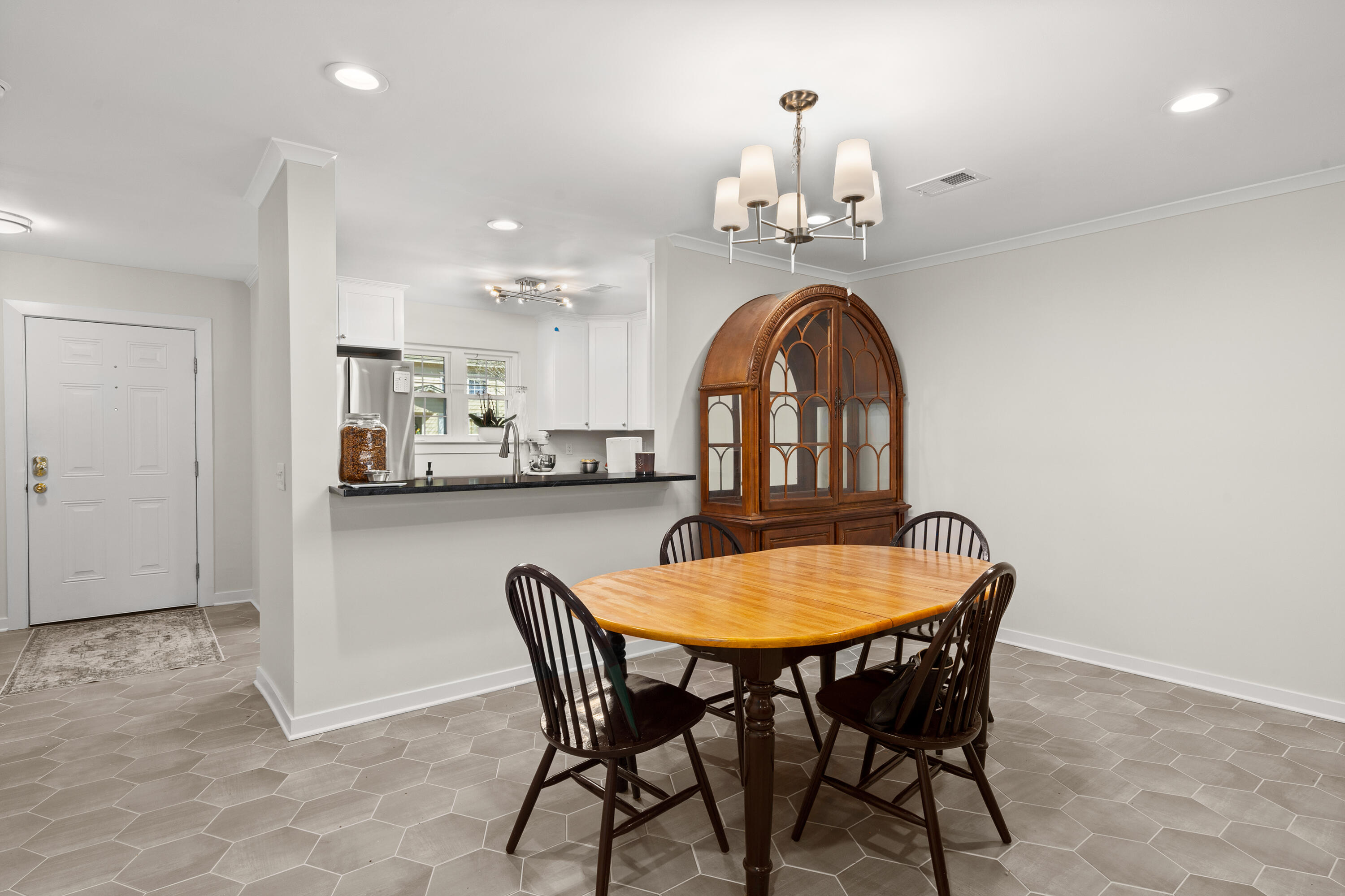 501 Sunny Side Way Summerville, SC 29485 - Photo 4 of 25 5