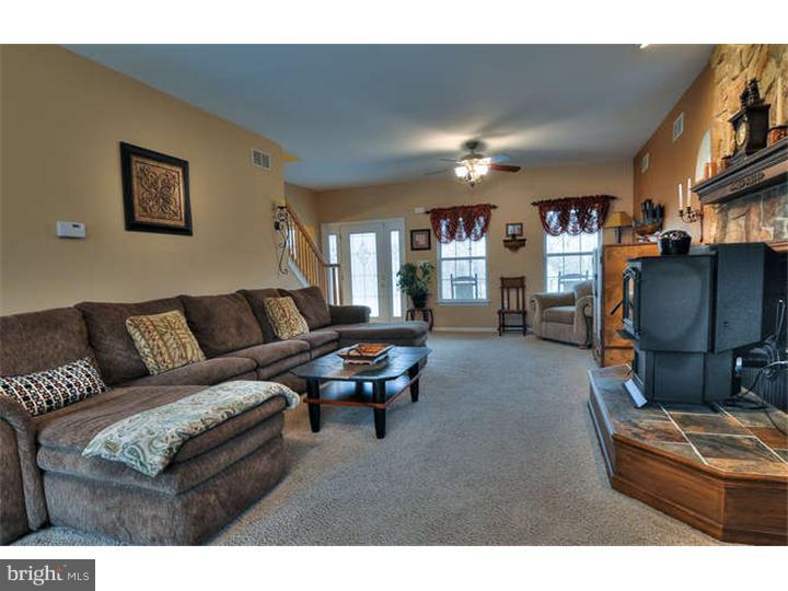 177 Long Swamp Road New Egypt, NJ 08533 - Photo 4 of 17 Great Room
